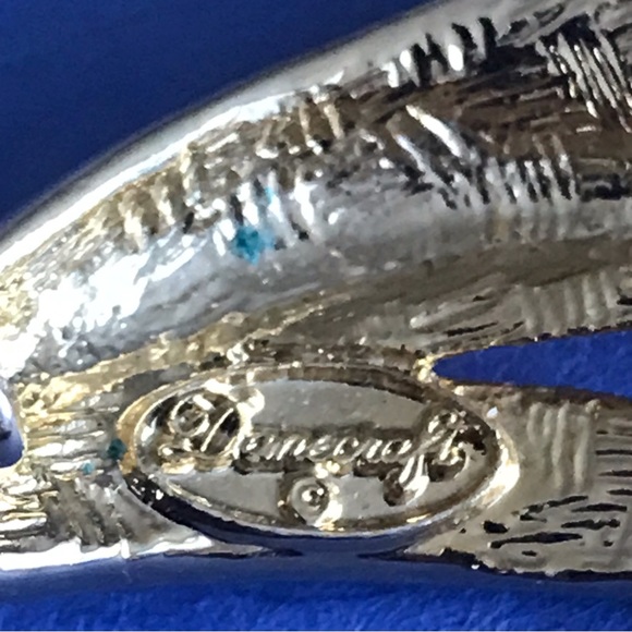 Danecraft Vintage Cattail Gold Tone Brooch, approx. 2 7/8” long by 1 3/8” wide - Picture 8 of 11